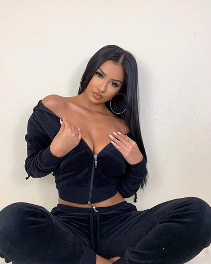 Elevate Your Style with Our Women's Luxurious Velour Hooded Tracksuit: Chic Two-Piece Jogging Set with Pockets in Classic Black - Size S